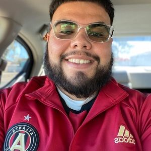 Meet your Posher, Carlos